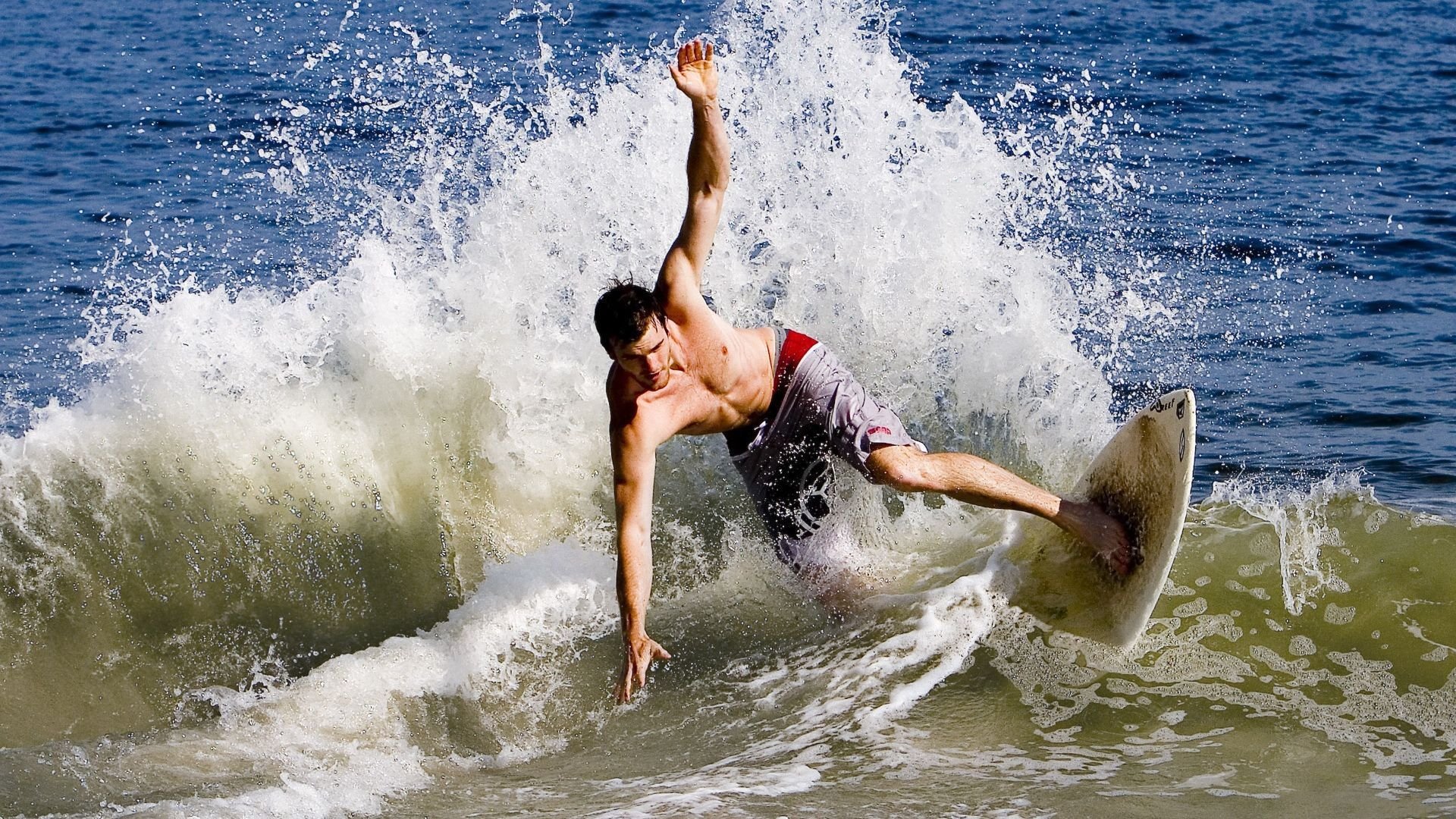 德甲激情燃烧：攻防转换，精彩不断！